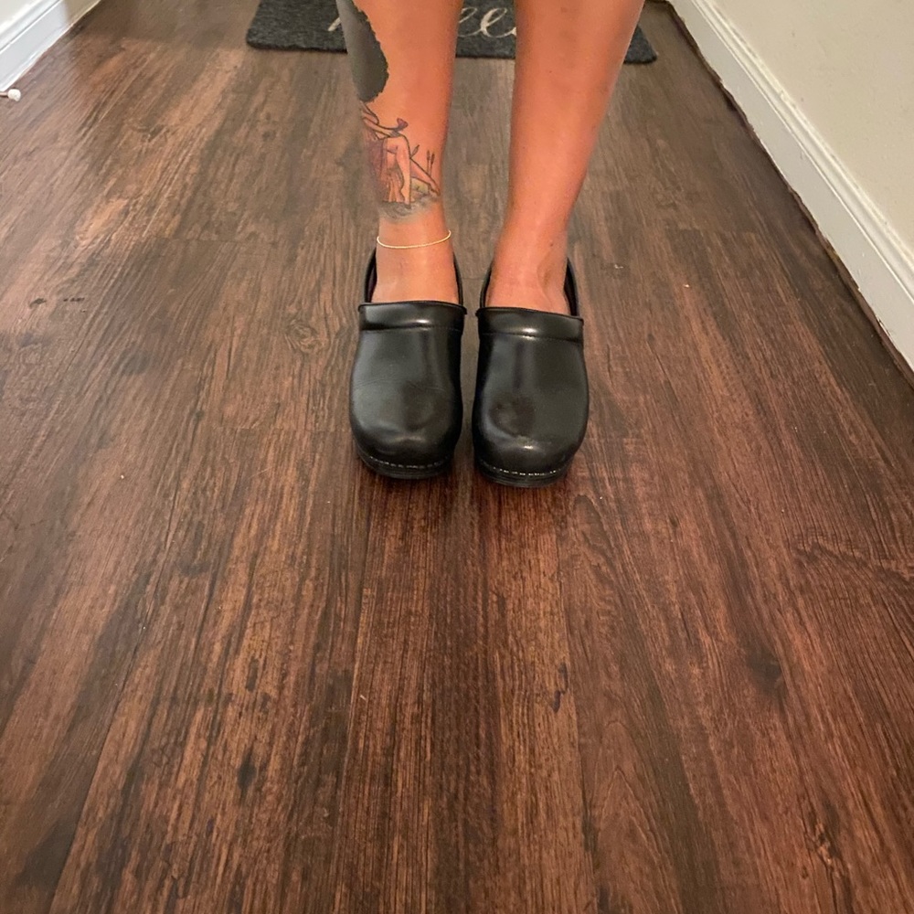 Black dansko shoes